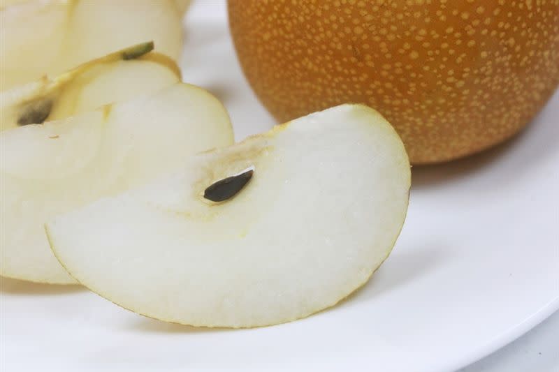 梨子的「籽」含有一點點「氰苷」，吃進肚裡是有毒的。（圖／翻攝自pixabay）