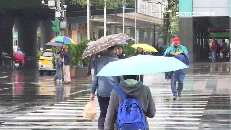 氣象局表示，梅雨鋒面滯留台灣，須留意局部大雨。（圖／資料圖）