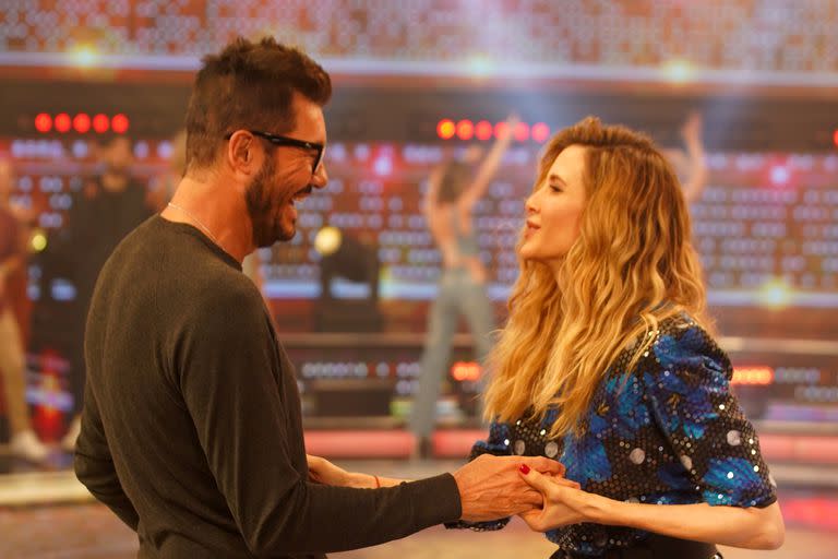 Guillermina Valdes y Marcelo Tinelli en "La Academia", el talent show en el que ella ofició de jurado