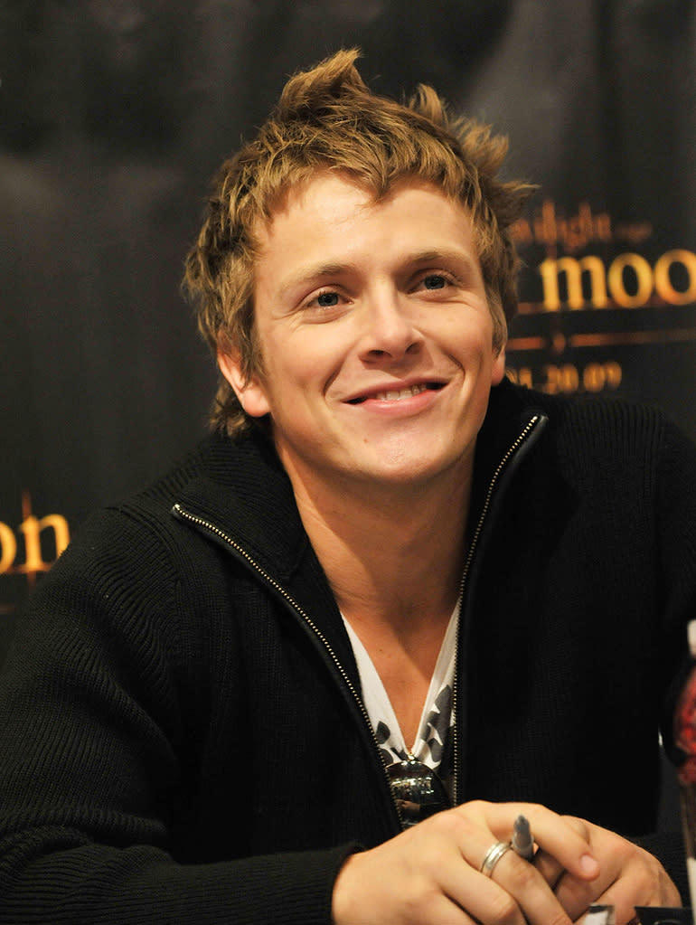 Twilight Saga New Moon Press Tour 2009 Charlie Bewley