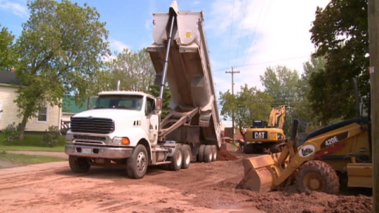 P.E.I. signs 10-year infrastructure deal worth $366M with Ottawa