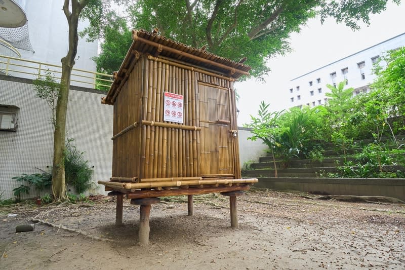 政大開設自主通識課  學生學習搭建竹屋 政治大學推出「竹屋．築屋—原住民傳統建築與文化 學習」自主學習通識課程，以泰雅族穀倉為模板進行 設計，於112學年第2學期正式開課，讓學生透過竹屋 搭建過程，學習傳統工法、傳承技藝，探索原住民傳 統建築與文化。 （政大提供） 中央社記者許秩維傳真  113年5月29日 