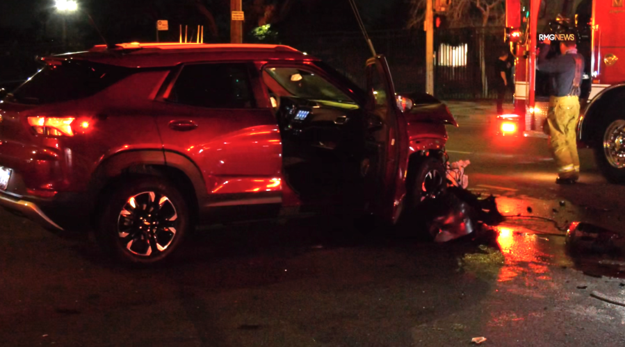 Mercedes driver blows through red light, slams into SUV