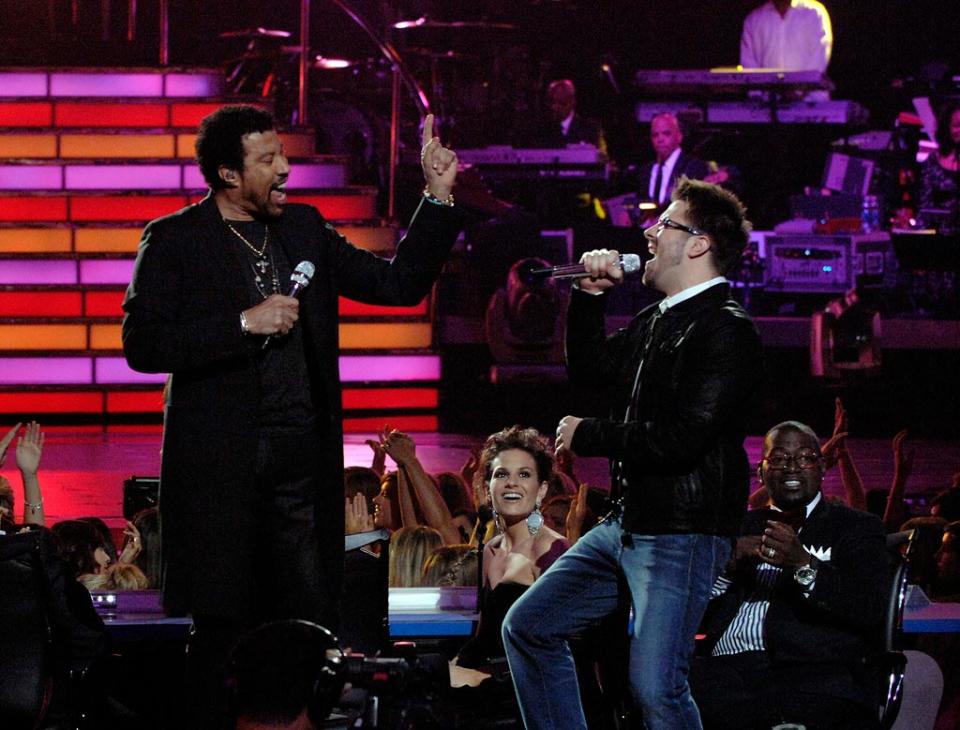 Danny Gokey and Lionel Ritchie perform a medley of Lionel Ritchie classics onstage during the Season 8 finale of "American Idol."