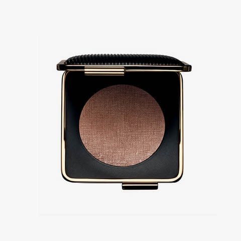 Victoria Beckham Estée Lauder Highlighter in Modern Mercury, $65 Photo: Courtesy of Estée Lauder