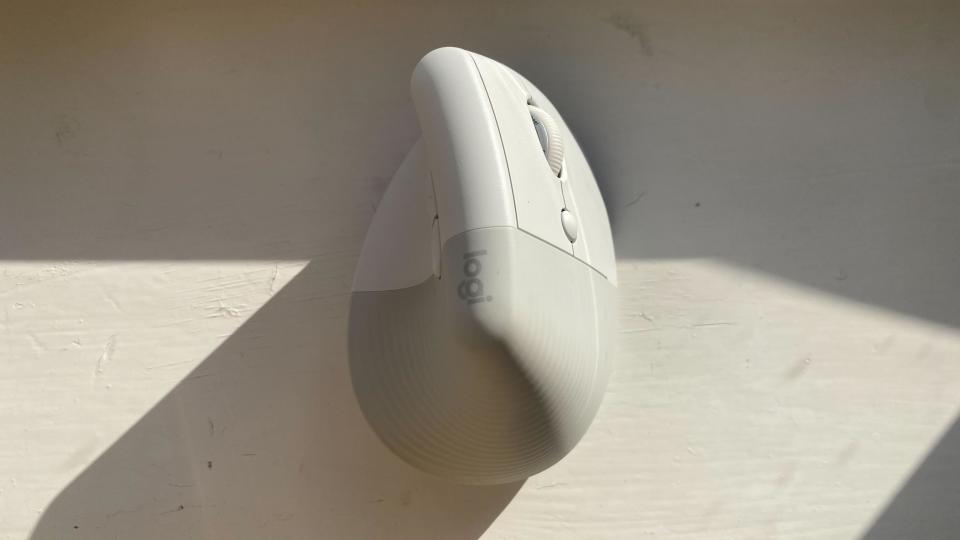 Birds Eye view of the Logitech Lift mouse