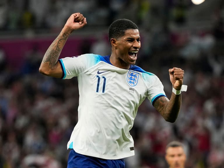 Marcus Rashford anotó un doblete para Inglaterra en la victoria sobre Gales y fue la gran figura de la cancha