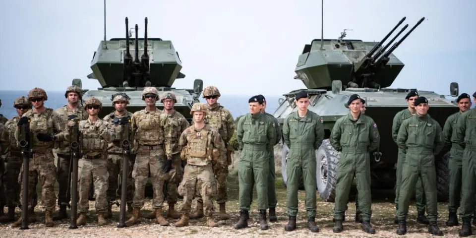 U.S. paratroopers stand alongside soldiers with the Croatian Air Defense Regiment as part of Exercise Shield 22 near Medulin, Croatia, on April 9, 2022. (Staff Sgt. John Yountz/Army)