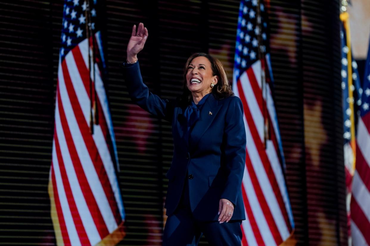 epa11560873 Democratic presidential nominee and US Vice President Kamala Harris arrives before speaking during the final night of the Democratic National Convention (DNC) at the United Center in Chicago, Illinois, USA, 22 August, 2024. The 2024 Democratic National Convention is being held from 19 to 22 August 2024, during which delegates of the United States' Democratic Party will vote on the party's platform and ceremonially vote for the party's nominee for president, Vice President Kamala Harris, and for vice president, Governor Tim Walz of Minnesota, for the upcoming presidential election.  EPA/WILL OLIVER (EPA)