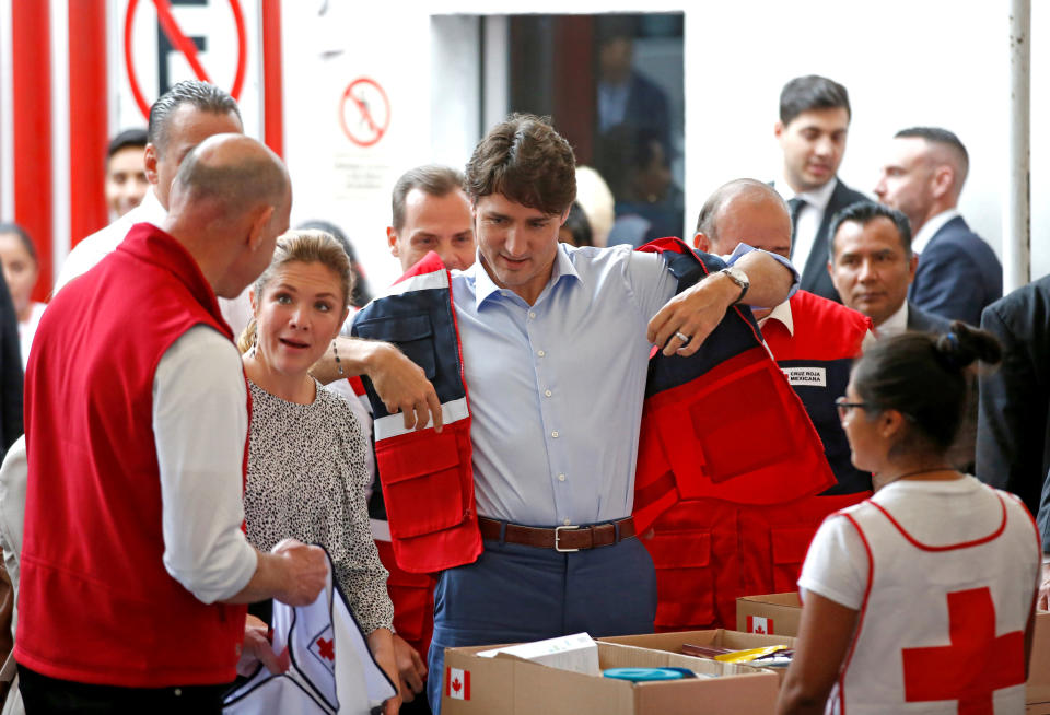 FOTOS: Justin Trudeau llegó a México... y se puso a hacer despensas para damnificados