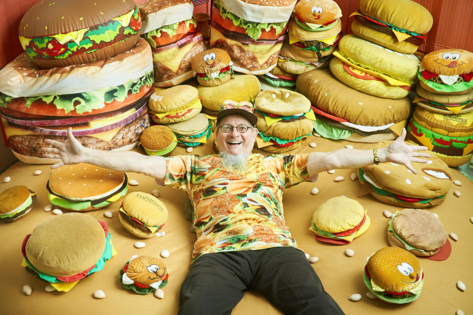 The largest collection of hamburger related items belongs to Harry Sperl (a.k.a. Hamburger Harry) of &nbsp;Germany. It consists of 3,724 burger-themed items.