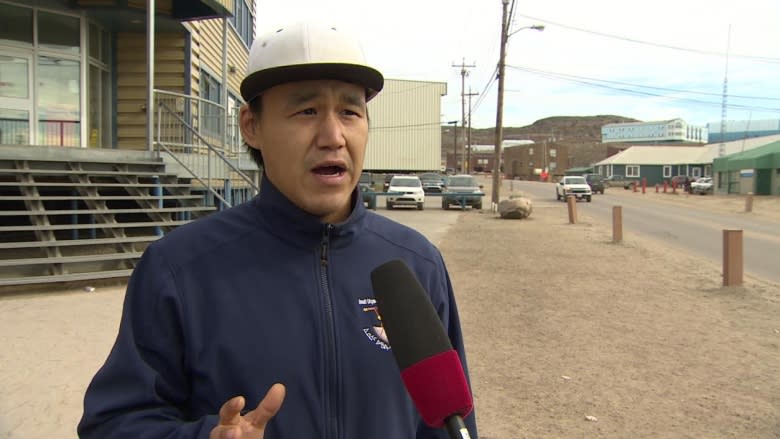 Iqaluit residents concerned about pedestrian safety after traffic influx