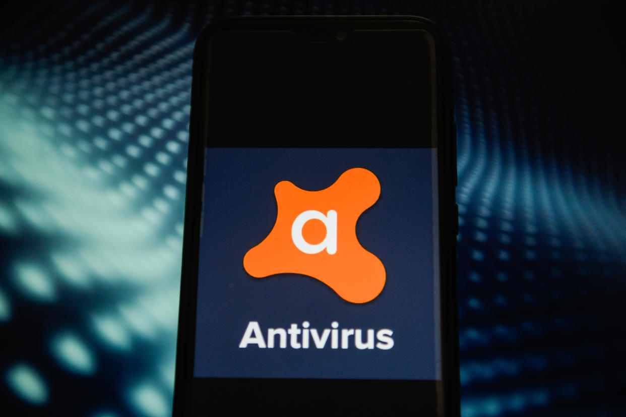 PORTUGAL - 2019/12/20: In this photo illustration an Avast Antivirus logo seen displayed on a smartphone. (Photo Illustration by Omar Marques/SOPA Images/LightRocket via Getty Images)