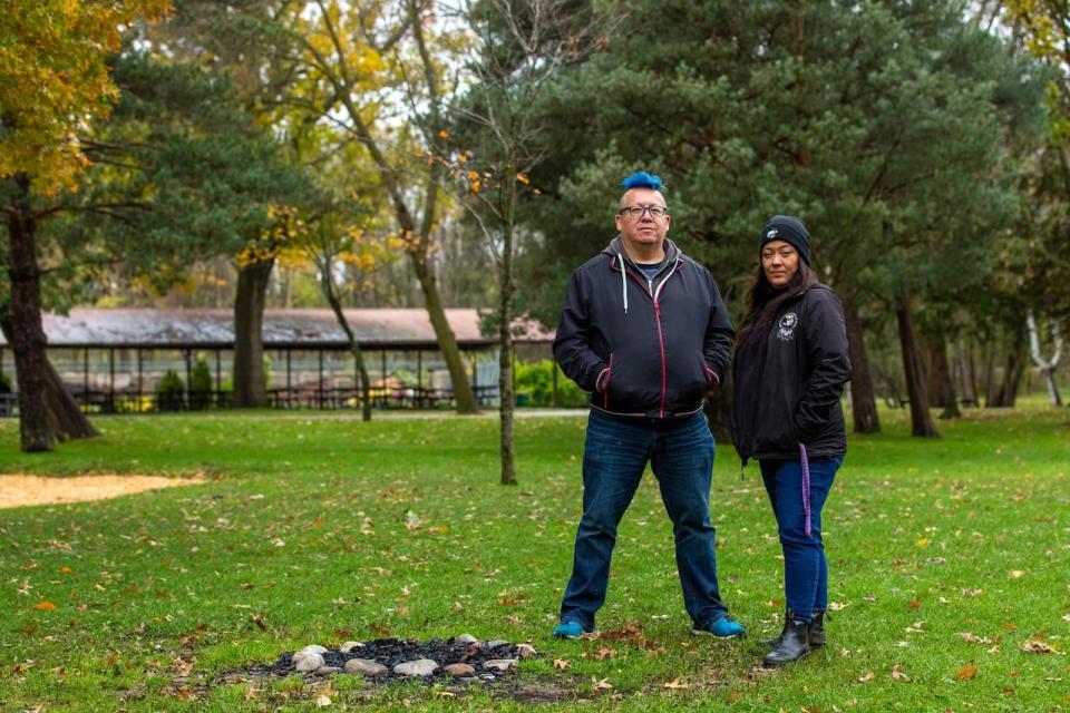 Amy Smoke (right) and Bangishimo Johnston (left) would like to see the former terminal turned into an Indigenous community centre. 