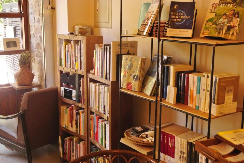 「一本書店」由主理人Miru親自讀書、選書，店內書刊展現選書人的閱讀品味。（一本書店提供）