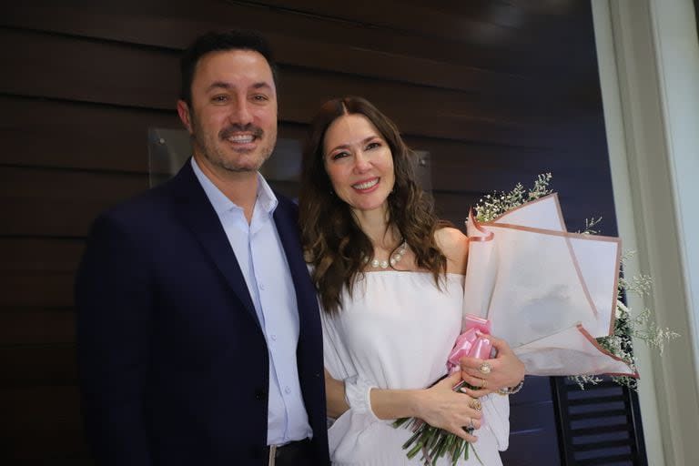 Cristina Pérez y Luis Petri, durante la presentación del nuevo libro de la periodista, Tiempo de renacer