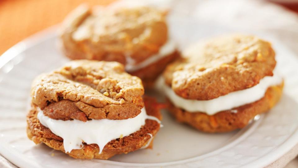 carrot cakes cookies with cream cheese frosting