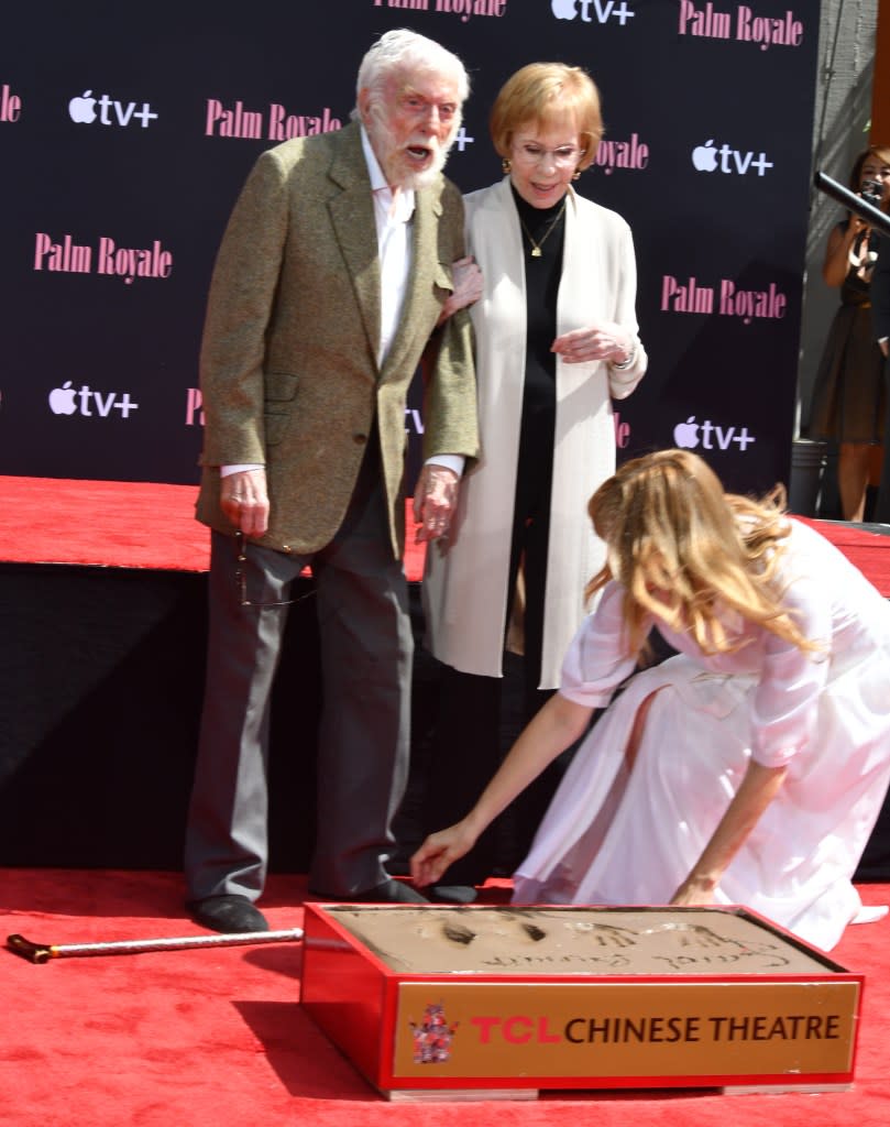 Dick Van Dyke had a funny reaction to dropping his cane as Laura Dern swooped in. London Entertainment / Splash / SplashNews.com