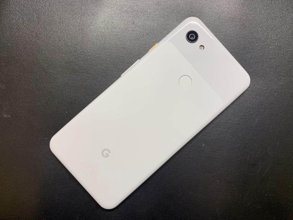 ▲由台灣團隊操刀的 Google新機Pixel 3a XL手機採單鏡頭設計。（圖／記者劉士成攝）