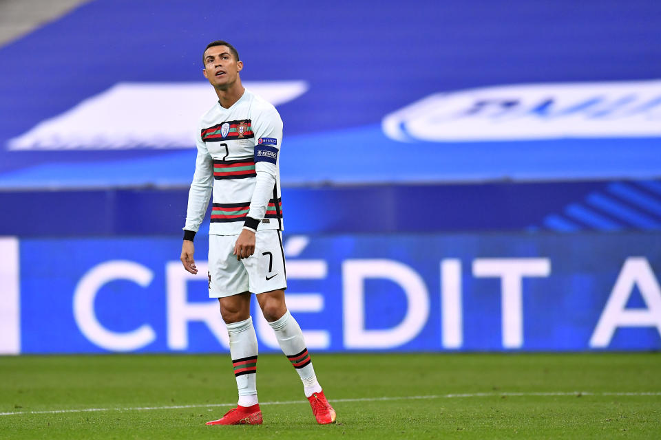 Cristiano Ronaldo's positive COVID-19 test should be a warning sign to soccer. Will the sport actually take it that way? (Photo by Aurelien Meunier/Getty Images)