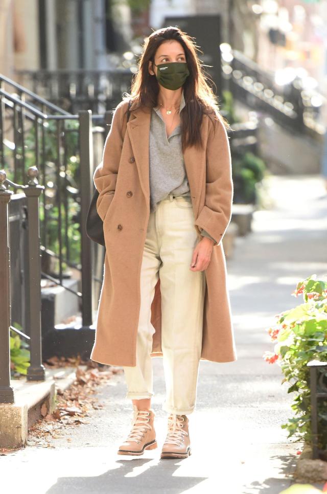 Katie Holmes' Street Style: Photos of Her Best Looks Through the Years –  Footwear News