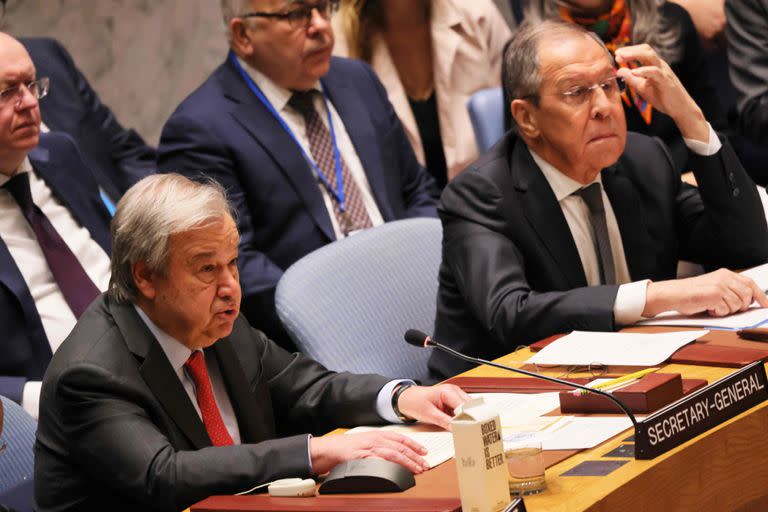 El Secretario General de la ONU, António Guterres, habla durante una reunión del Consejo de Seguridad en la sede de las Naciones Unidas el 24 de abril de 2023 en Nueva York.