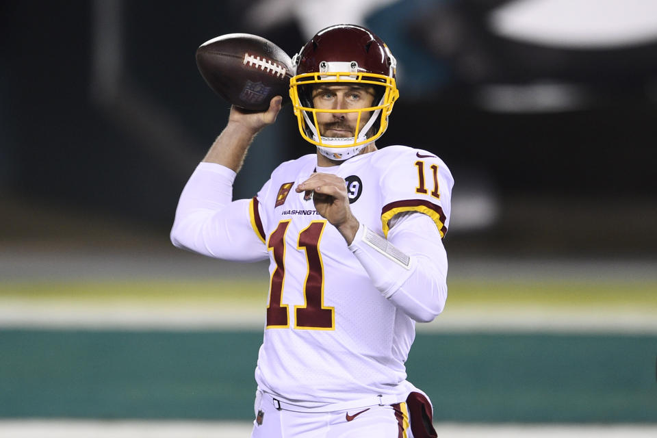 Washington Football Team's Alex Smith plays during the first half of an NFL football game against the Philadelphia Eagles, Sunday, Jan. 3, 2021, in Philadelphia. (AP Photo/Derik Hamilton)