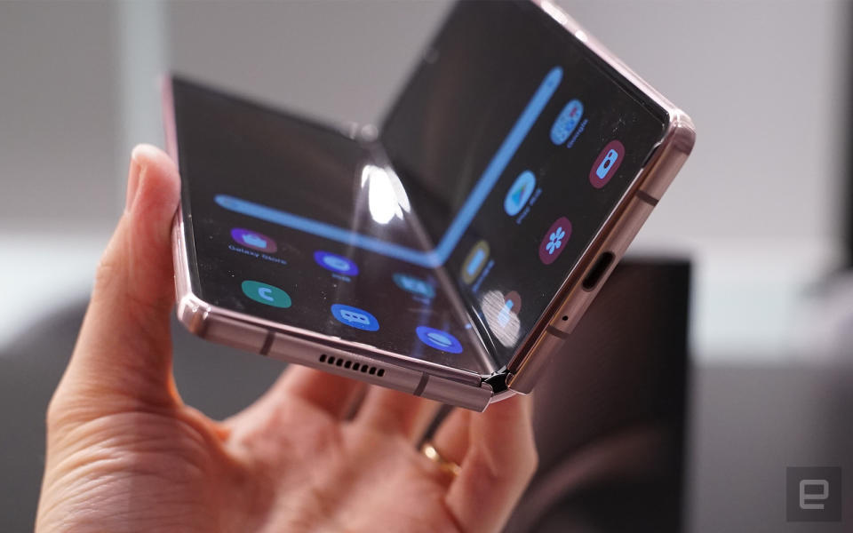 Samsung Galaxy Z Fold 2 開箱動手玩