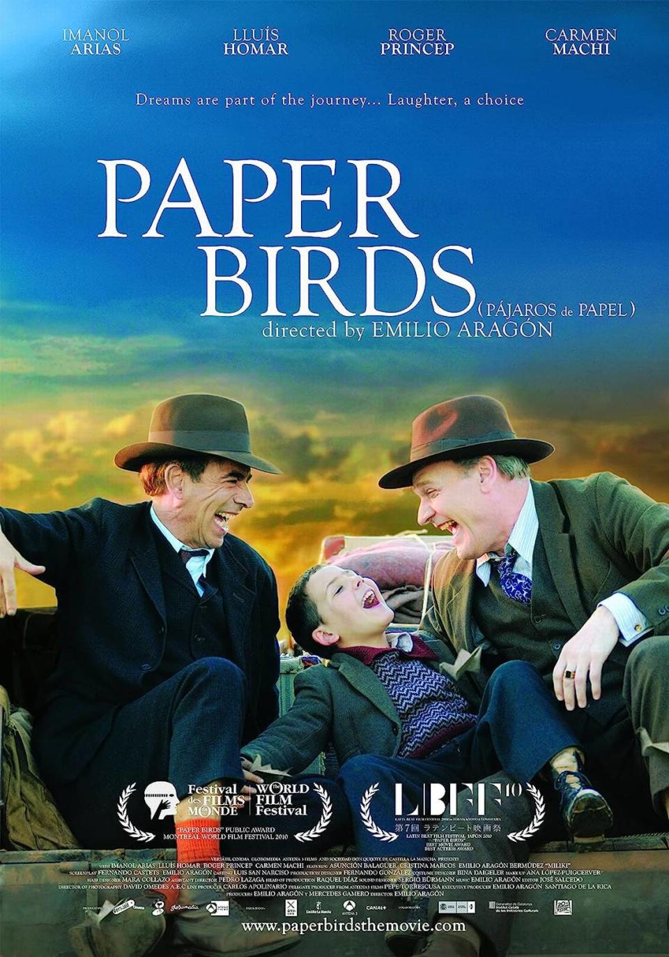 'Paper Birds' (2020) película animada de realidad virtual que habla de la manera en que la música puede transmitir la inspiración e intuición. IMdB