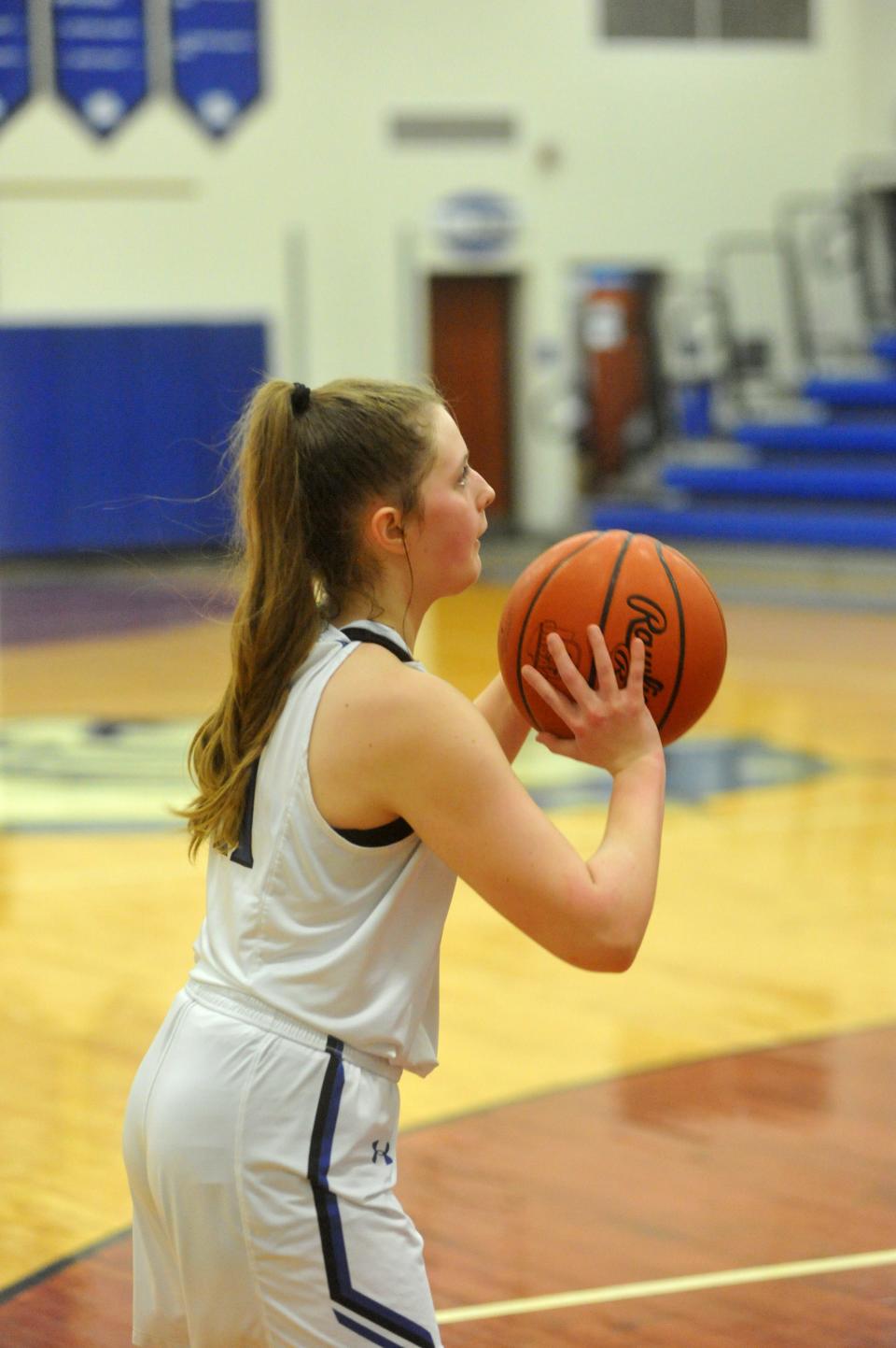 Crestline's Ellie Miller hits a 3 from the corner.