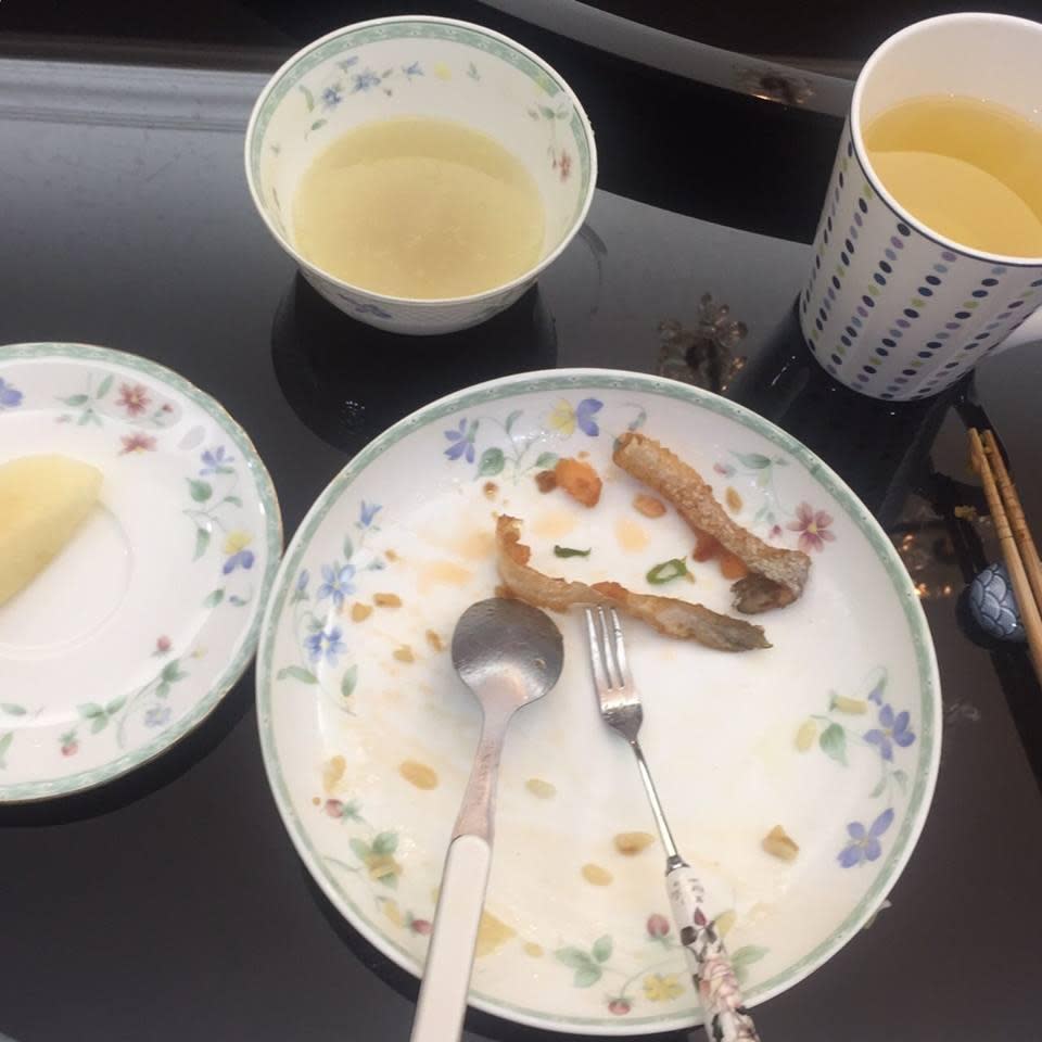 儘管分量不少，桃園市長鄭文燦仍幸福完食老婆精心準備的的愛心早餐。（翻攝自鄭文燦臉書）