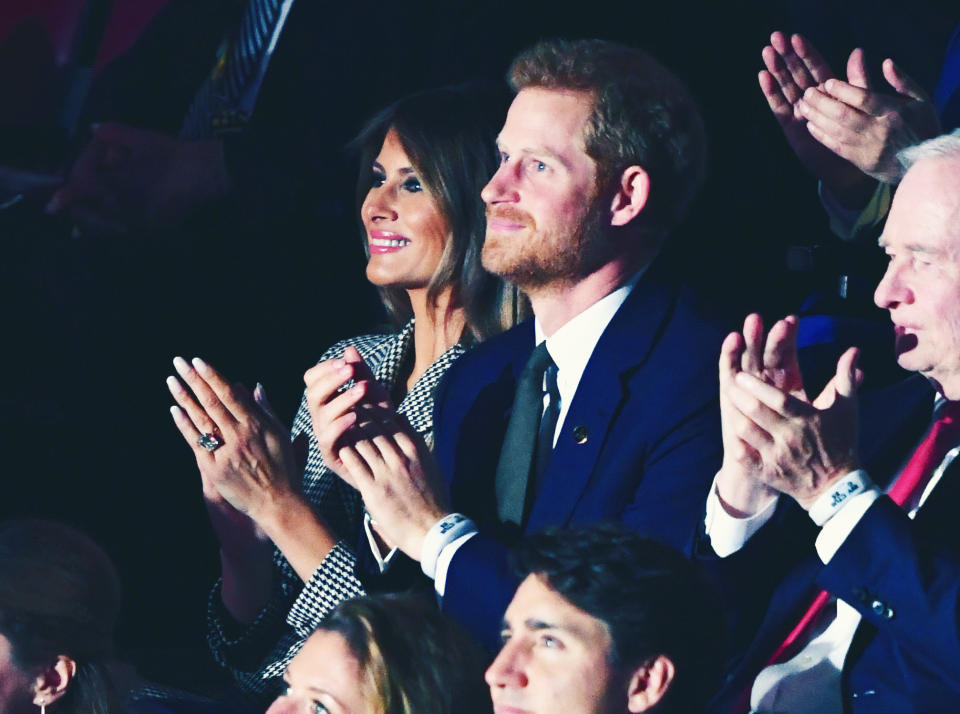 Harry se sentó junto a Melania Trump.