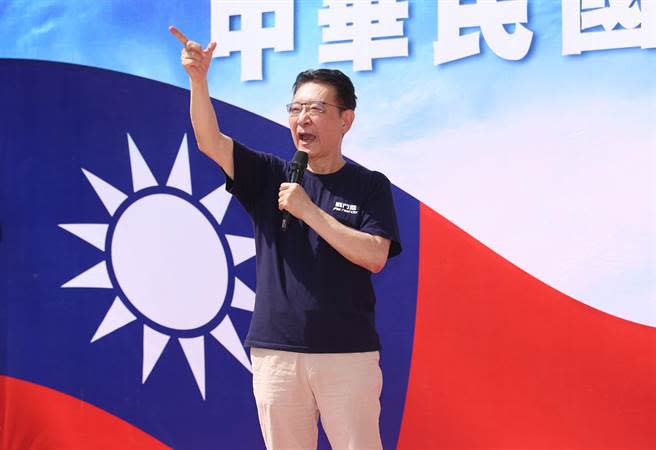中廣董事長趙少康21日出席「保國護民-中華民國贏起來」升旗活動，表示年底要讓蔣萬安當選台北市長，因為沒有2022就不會有2024。（黃世麒攝）
