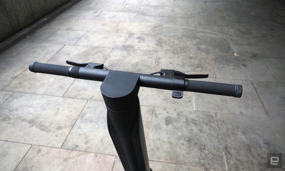 Image of the handlebars of a Bo e-scooter.