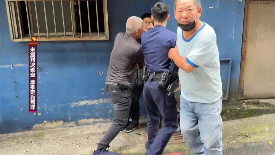 以為被通緝！男遇警謊報身分　下秒跳上屋頂闖入民宅