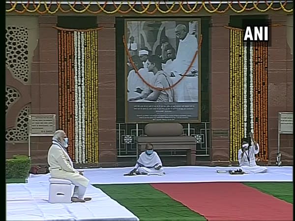 Prime Minister Narendra Modi attended the prayer meet for Mahatma Gandhi at Gandhi Smriti in New Delhi on Friday. [Photo/ANI]