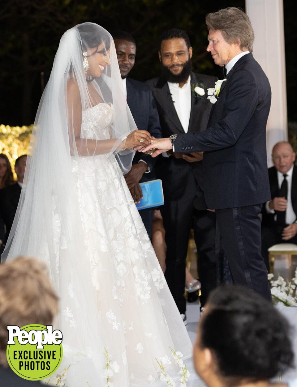 Anthony Anderson officiating his friends' Wedding of AJ Williams and John Henson