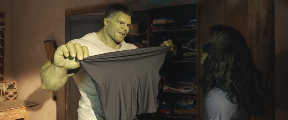 Bruce Banner showcases the value of spandex to Jennifer Walters in "She-Hulk: Attorney at Law"