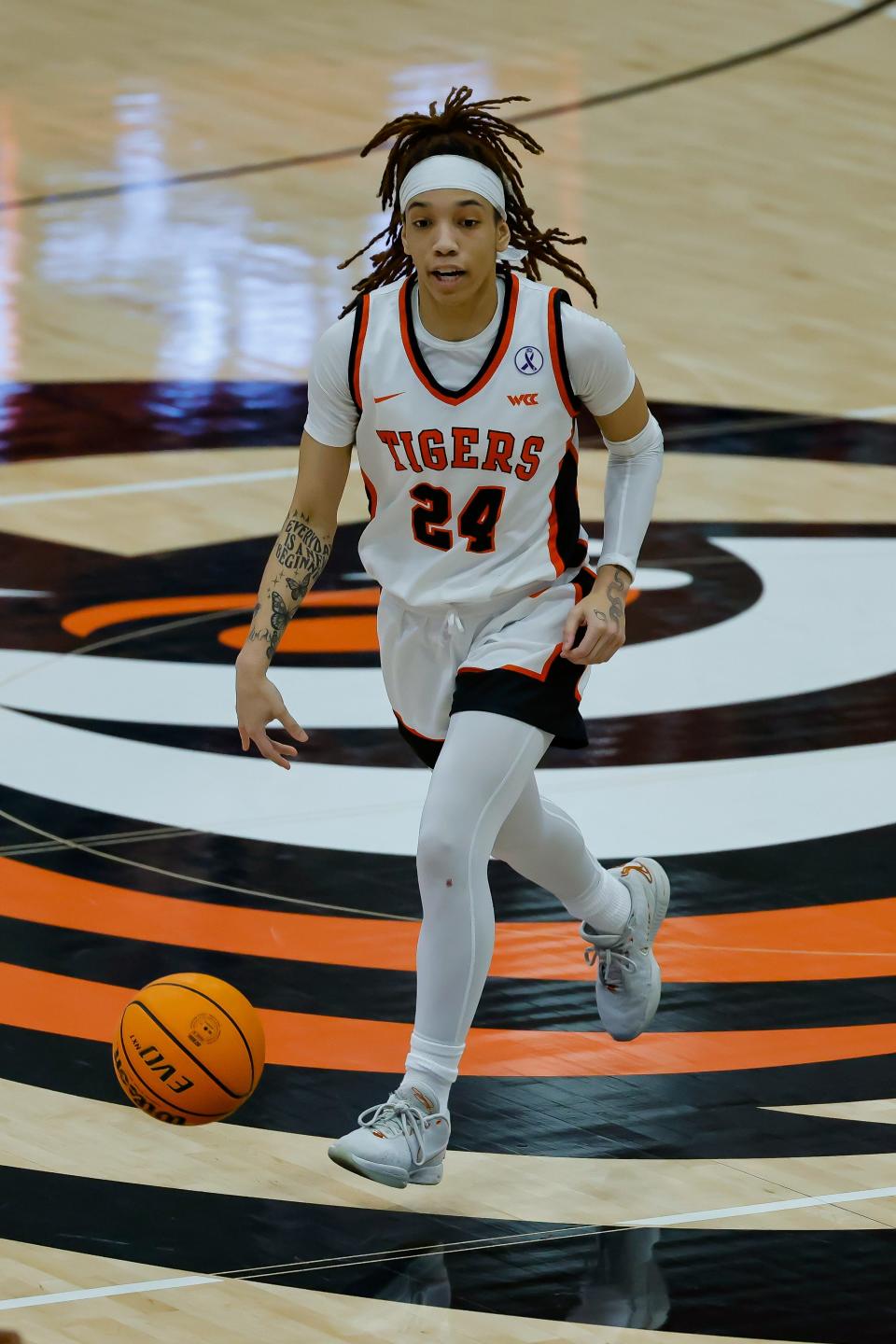Senior Guard Liz Smith(24) sets up the offense during a Women’s NIT first round game against Cal Poly at UOP’s Alex G. Spanos Center in Stockton, CA