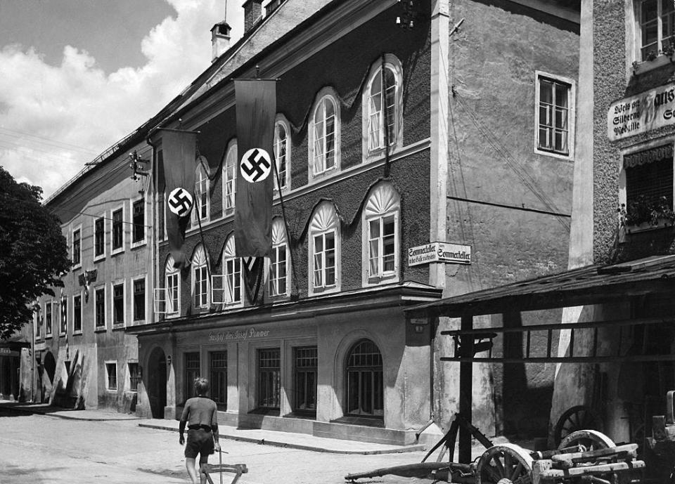 View of the street in Austria with the birth house of Adolf Hitler, taken in 1939.