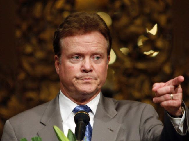 Jim Webb pointing