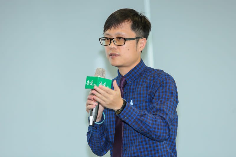 台大血液腫瘤科醫師吳尚儒14日出席康健趨勢論壇「與癌共處：愛、知識與勇氣」，針對淋巴癌、慢性淋巴性白血病做抗癌分享。（顏麟宇攝）