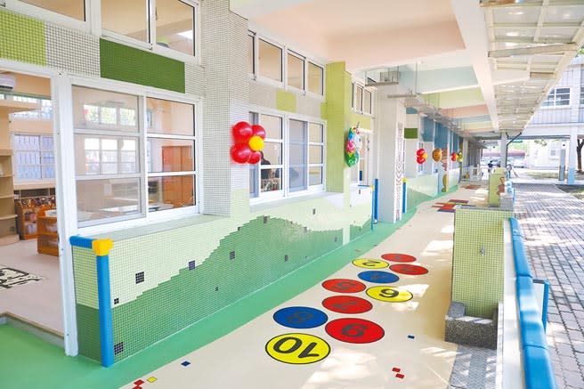 雲林縣土庫鎮馬光國小改造閒置教室成為附設幼稚園，教學環境相當可愛舒適。（周麗蘭攝）