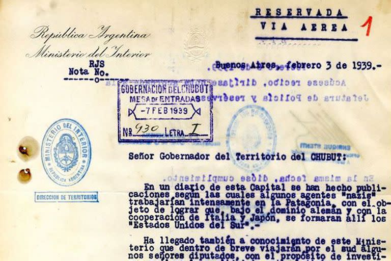 Informe reservado sobre actividad nazi en la Patagonia, Gobernación del Chubut, 1939 (Ministerio del Interior, expedientes secretos, confidenciales y reservados del Archivo General de la Nación)