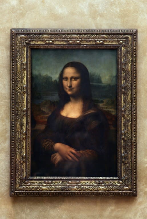 Mona Lisa's portrait appears to many to be smiling sweetly at first, only to adopt a mocking sneer or sad stare the longer you look