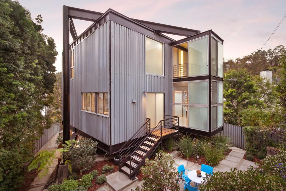 This geometric L.A. residence was the last project to be completed during acclaimed architect Pierre Koenig’s lifetime.
