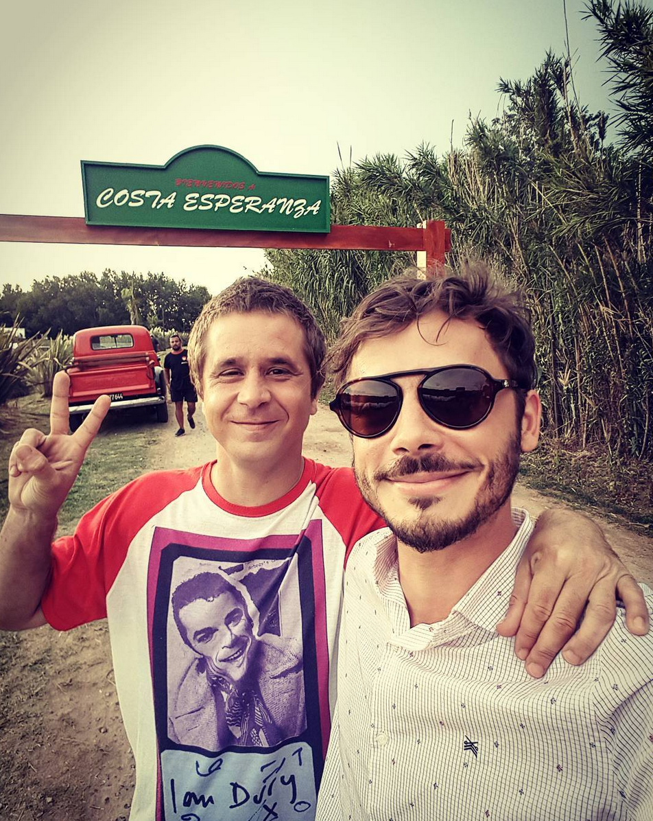 <p>“Que 20 años no es nada. ¡Nada nos puede pasar!”, escribió en Instagram Tomás Fonzi, quien encarnó a ‘Benjamín’, uno de los personajes más jóvenes de la novela. El actor posó con Santiago Pedrero Estévez (‘Tadeo’). – <em>Foto: <a rel="nofollow noopener" href="https://www.instagram.com/fonzista/" target="_blank" data-ylk="slk:Instagram/fonzista/;elm:context_link;itc:0;sec:content-canvas" class="link ">Instagram/fonzista/</a> </em> </p>