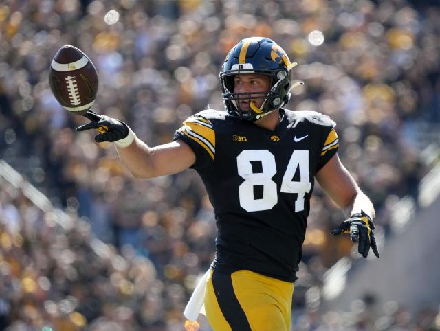 Former Iowa football tight end Sam LaPorta picked by Detroit Lions