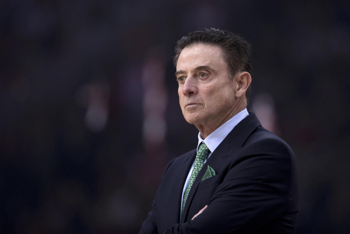 Rick Pitino, in NY state of mind at St John's, throws out first pitch  before Subway Series – KGET 17