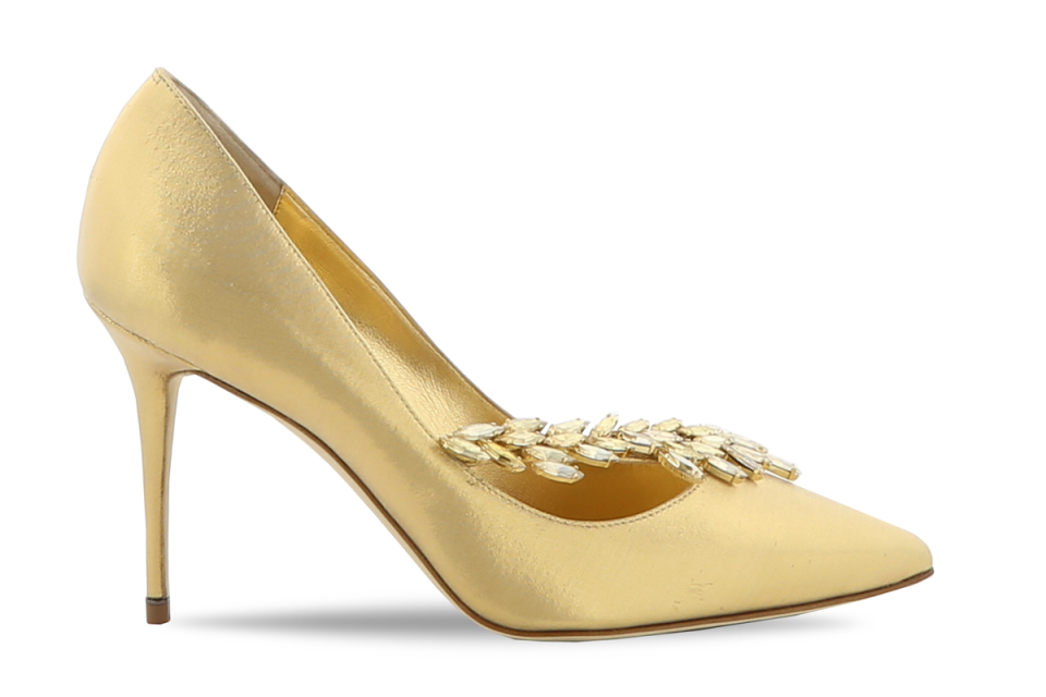 金色Nadira高跟鞋。NT$46,800。（藍鐘提供）